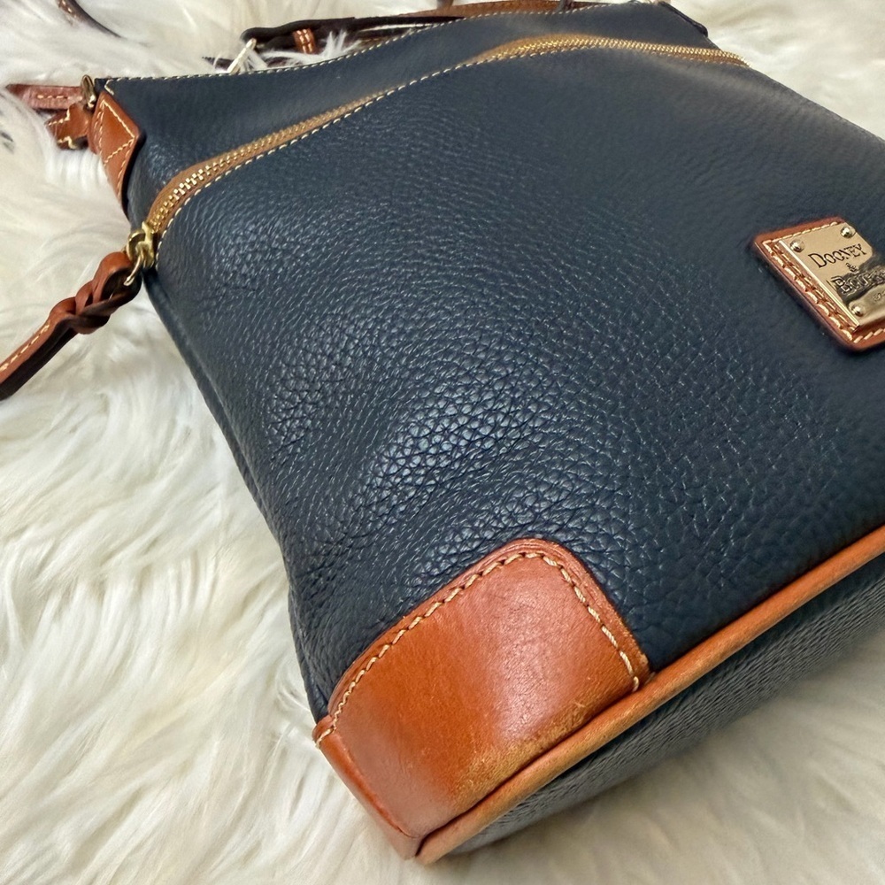 Dooney & Bourke Black and Tan Crossbody Bag - Picture 4 of 14